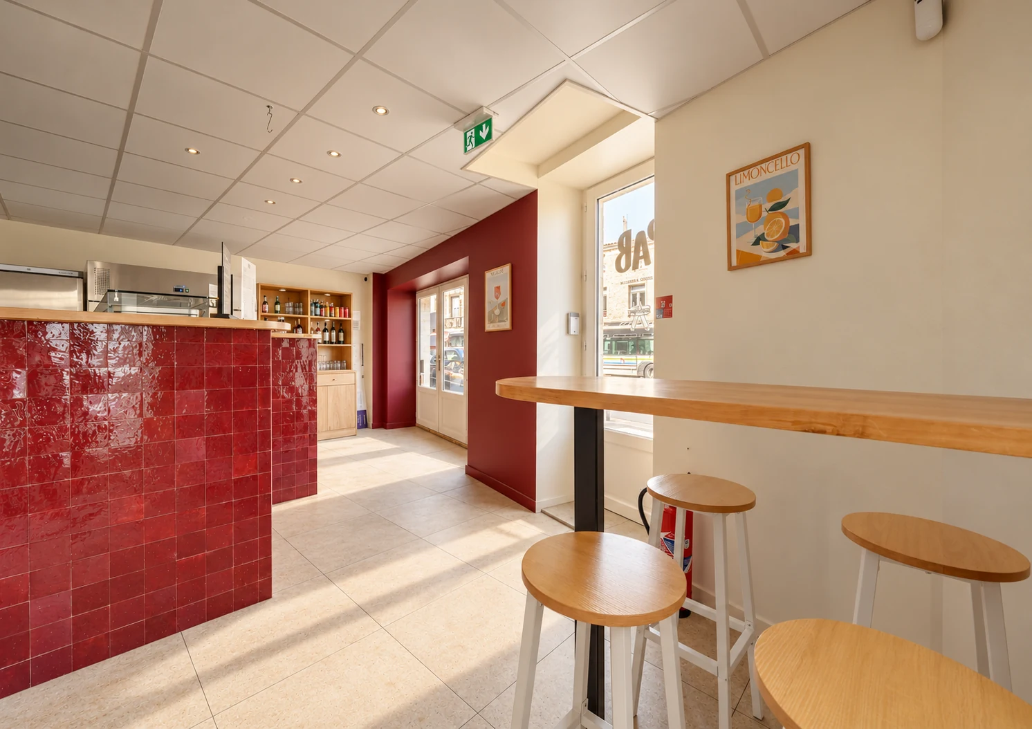 Salle et comptoir du projet Cours Portal à Bordeaux