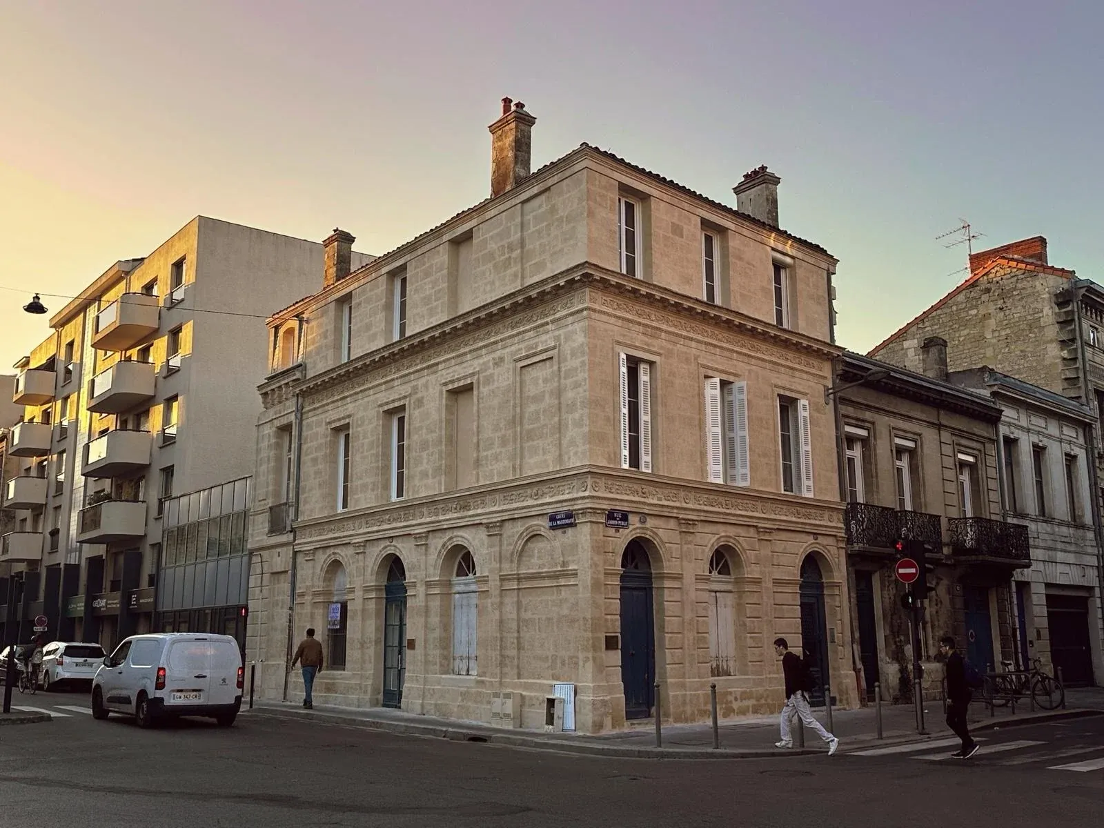 Immeuble en pierre de taille rénové près du Jardin Public à Bordeaux