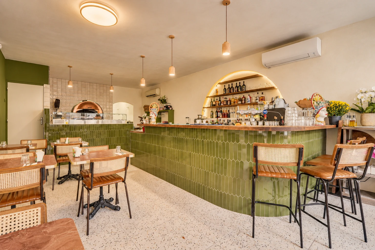 Bar et espace de restauration du projet Nicuzza à Bordeaux